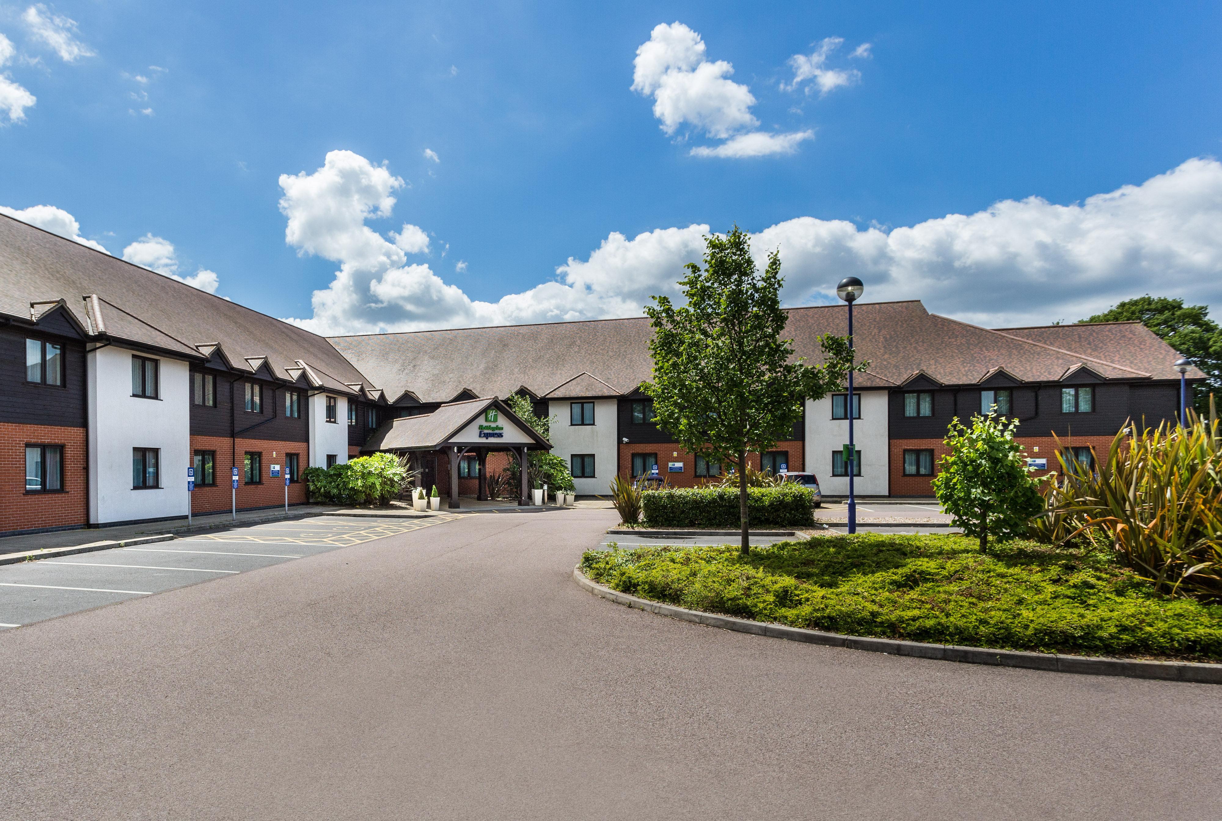 Holiday Inn Express Colchester, An Ihg Hotel Exterior foto