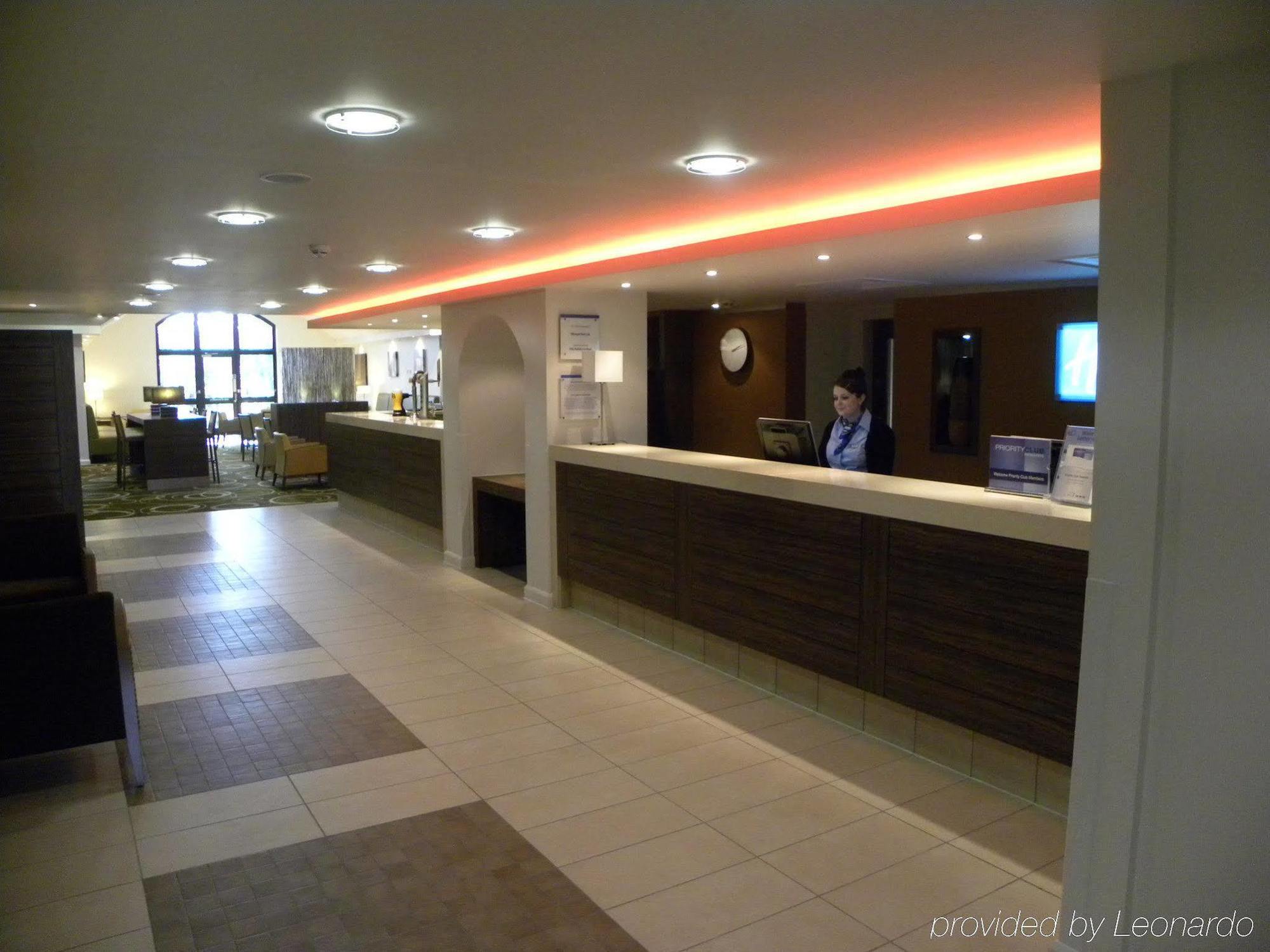 Holiday Inn Express Colchester, An Ihg Hotel Exterior foto